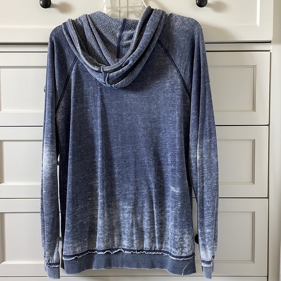 Volcom Women’s Crowd Pleaser Hood Blue Hooded Long Sleeve Shirt - Size Small - Picture 4 of 5